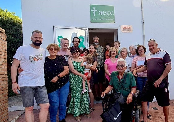 Entrega de los beneficios del evento de este año a la AECC.