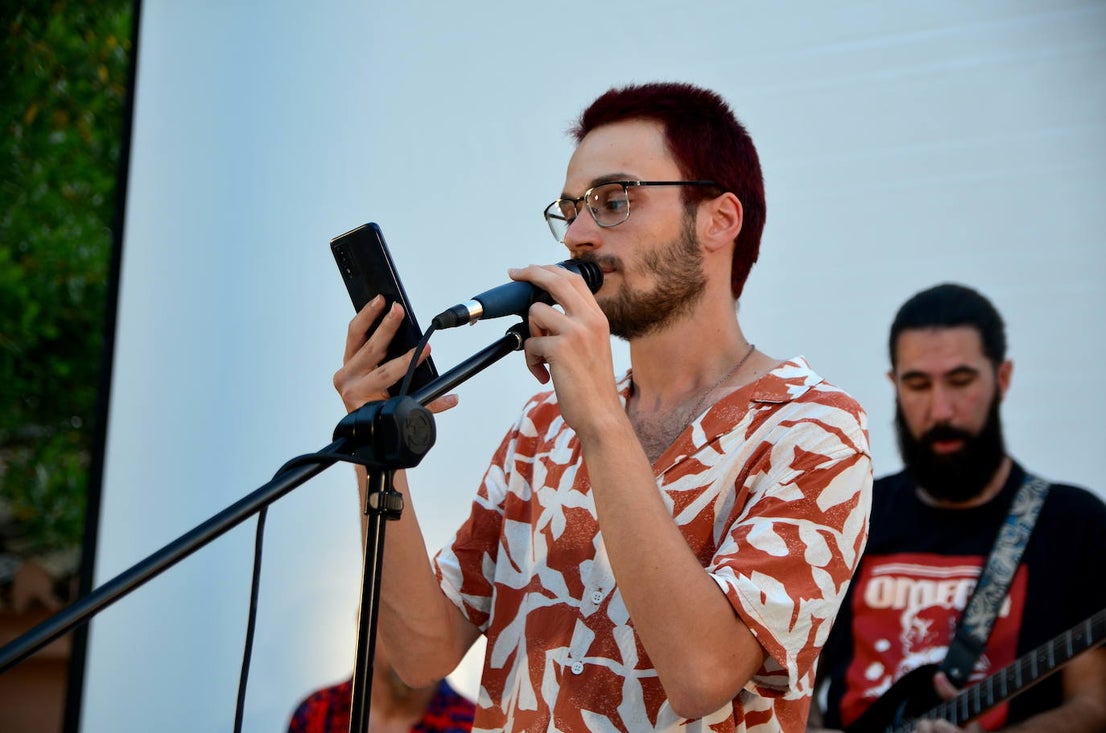 Huétor Vega abre el micro y el escenario se llena de talento