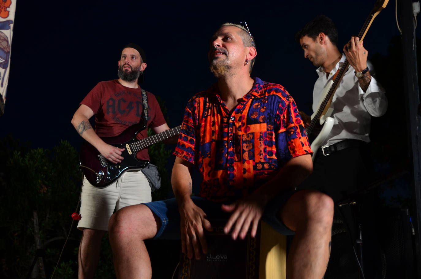 Huétor Vega abre el micro y el escenario se llena de talento