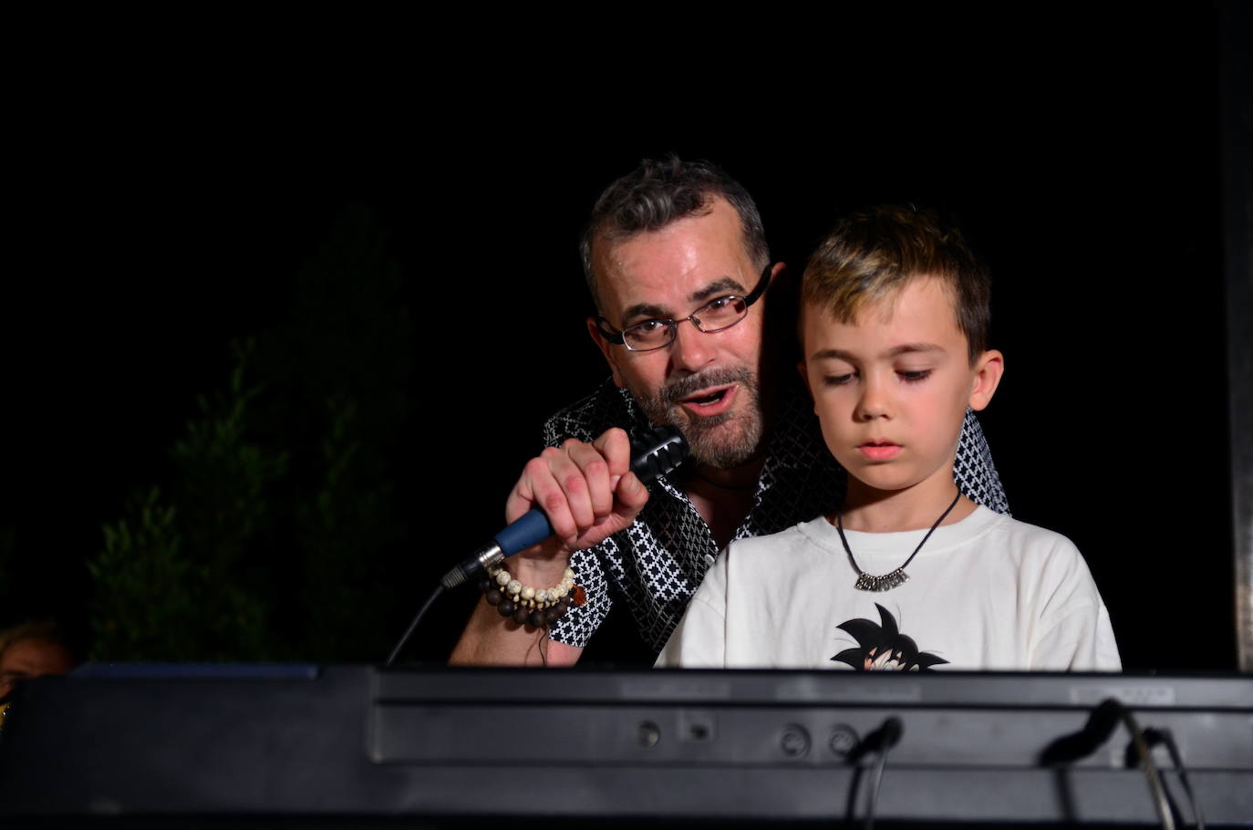 Huétor Vega abre el micro y el escenario se llena de talento