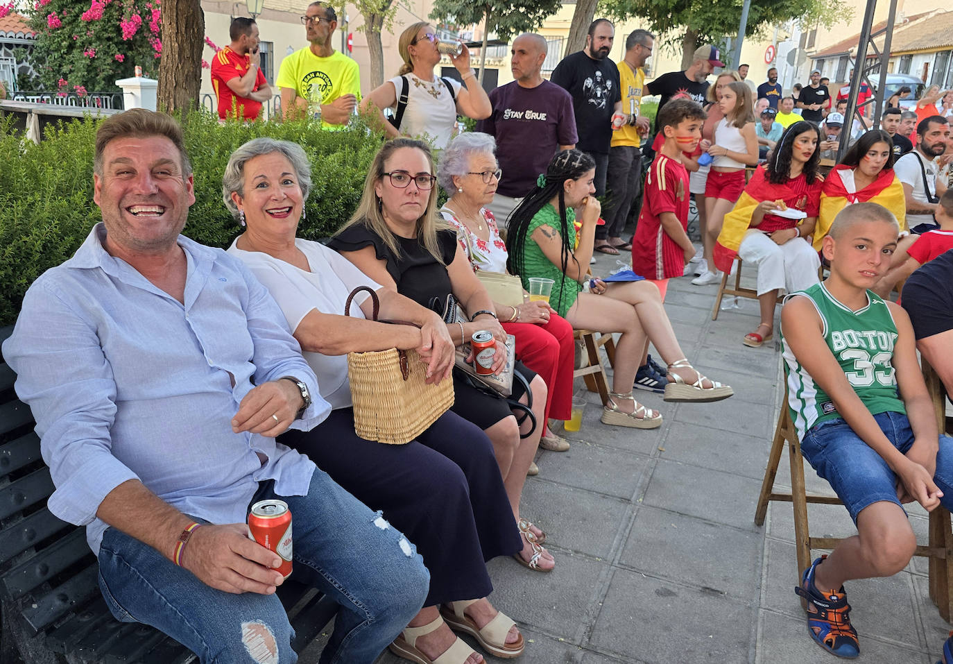 Ambiente en la Plaza Abdal Malik de Huétor Vega.