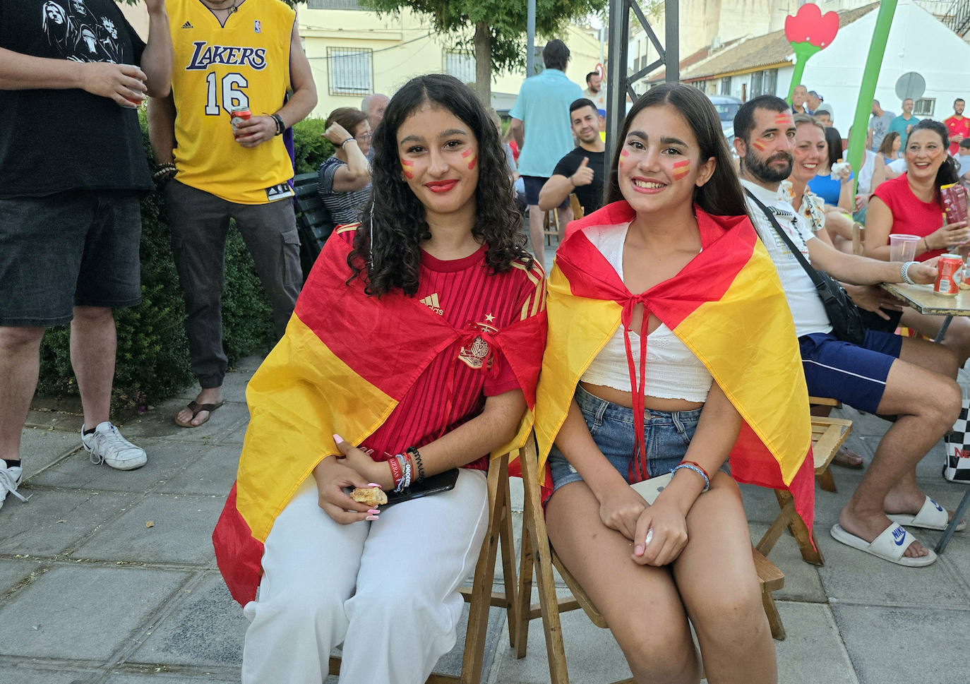 Ambiente en la Plaza Abdal Malik de Huétor Vega.
