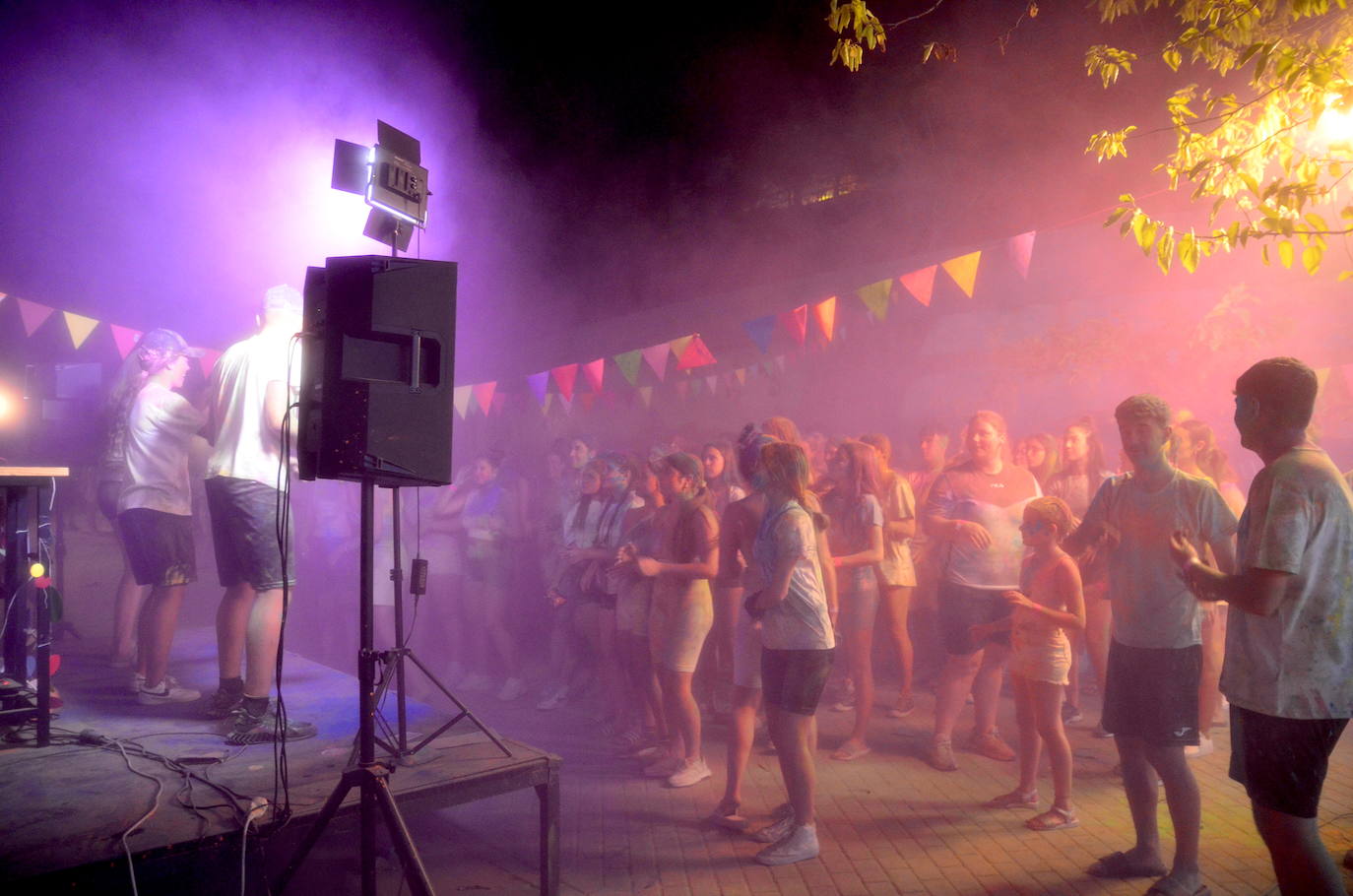 Todo es de color en la Fiesta Holi de Huétor Vega