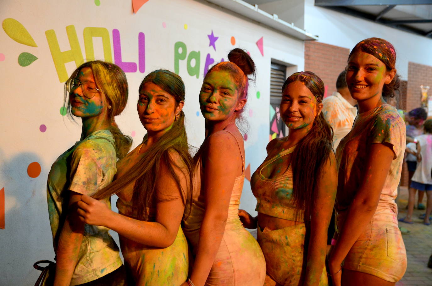 Todo es de color en la Fiesta Holi de Huétor Vega