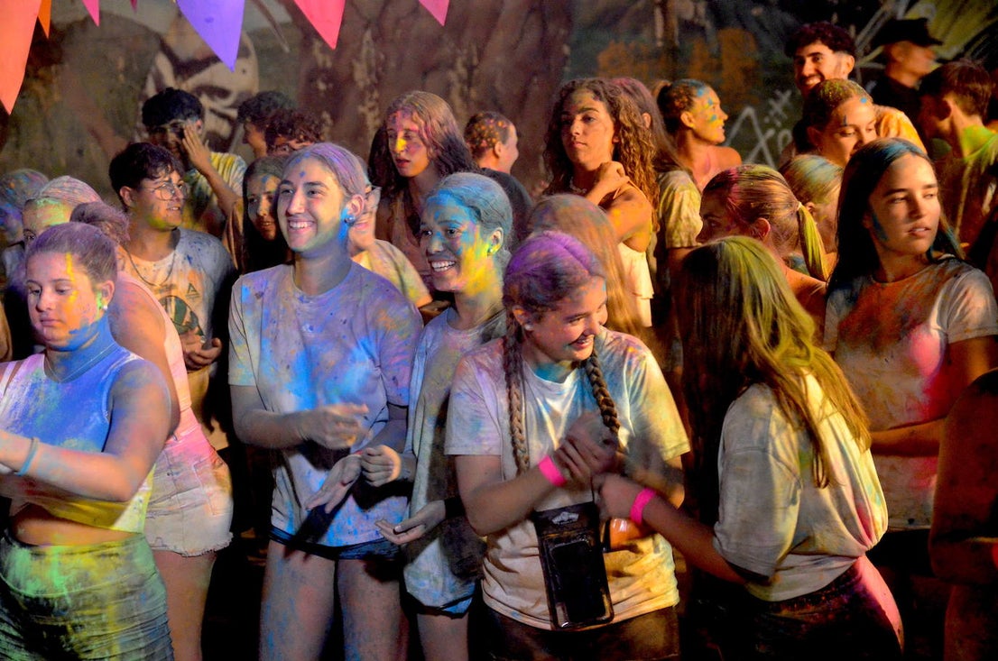 Todo es de color en la Fiesta Holi de Huétor Vega