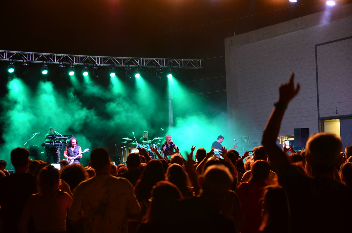 Locura con Medina Azahara en Huétor Vega