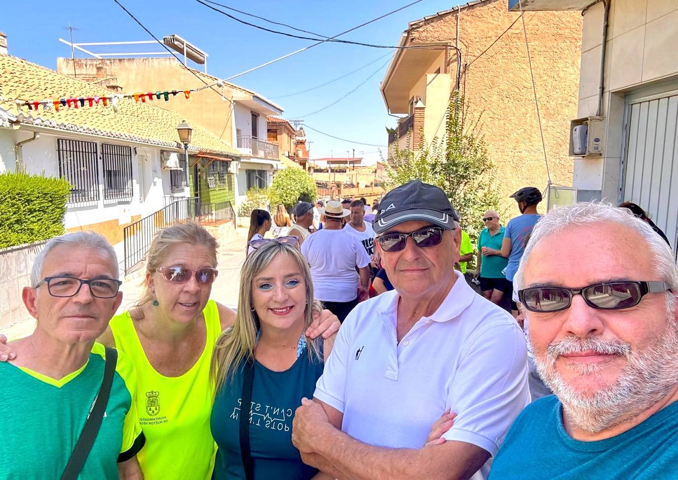 La fiesta del agua y la espuma refresca Huétor Vega