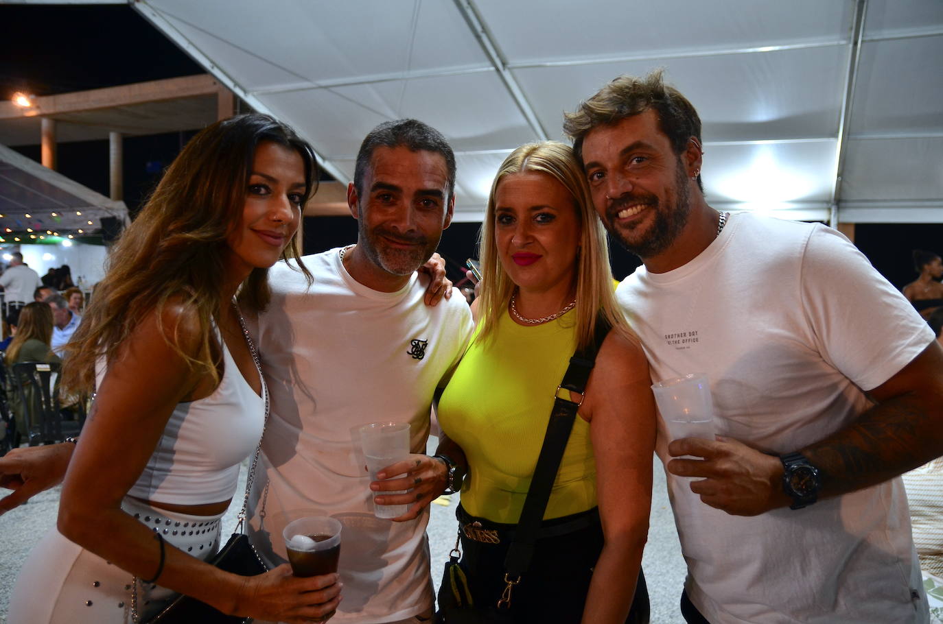 El ferial de Huétor Vega brinda y perrea