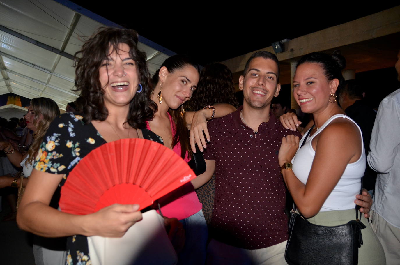 El ferial de Huétor Vega brinda y perrea