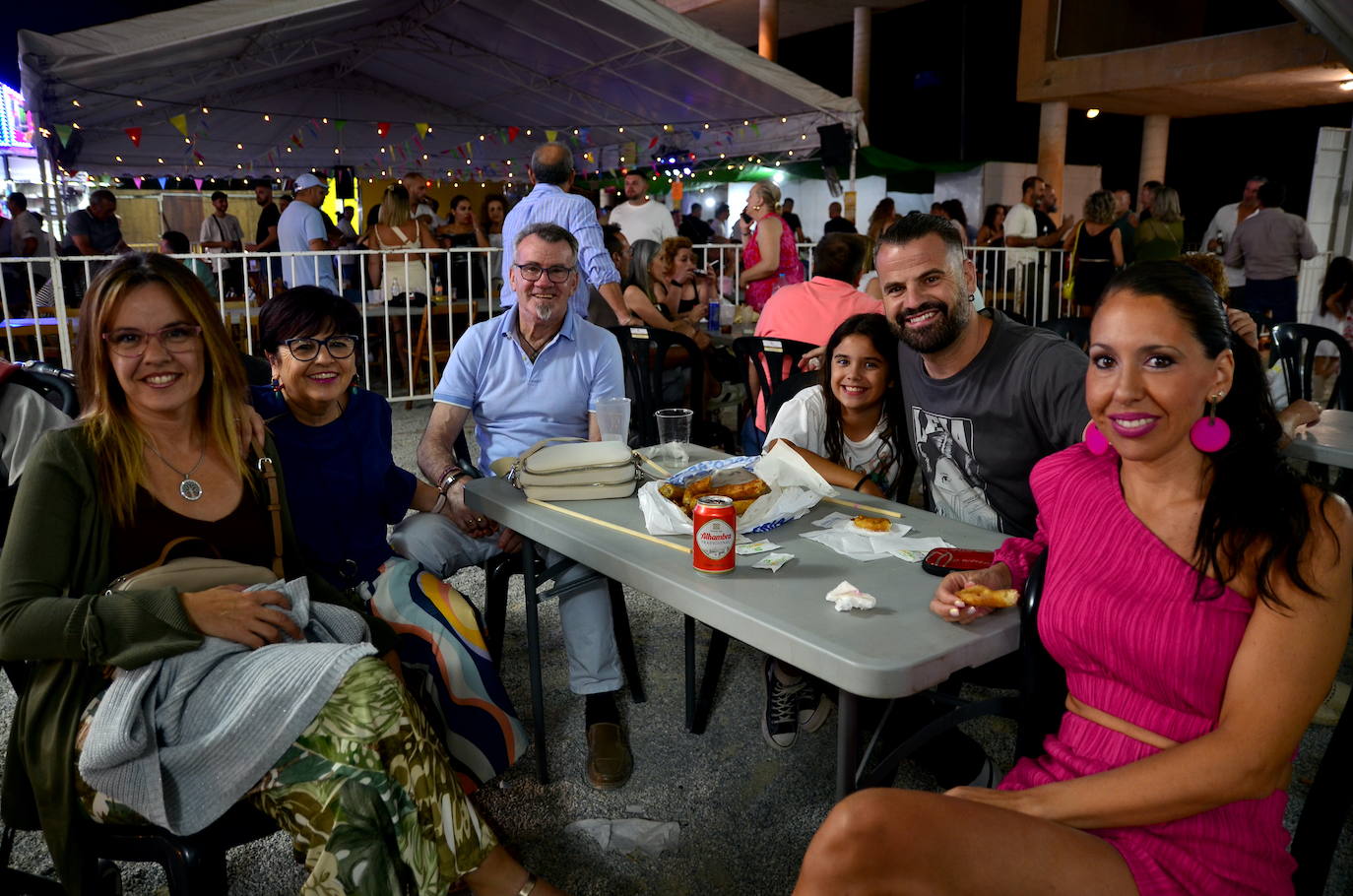 El ferial de Huétor Vega brinda y perrea