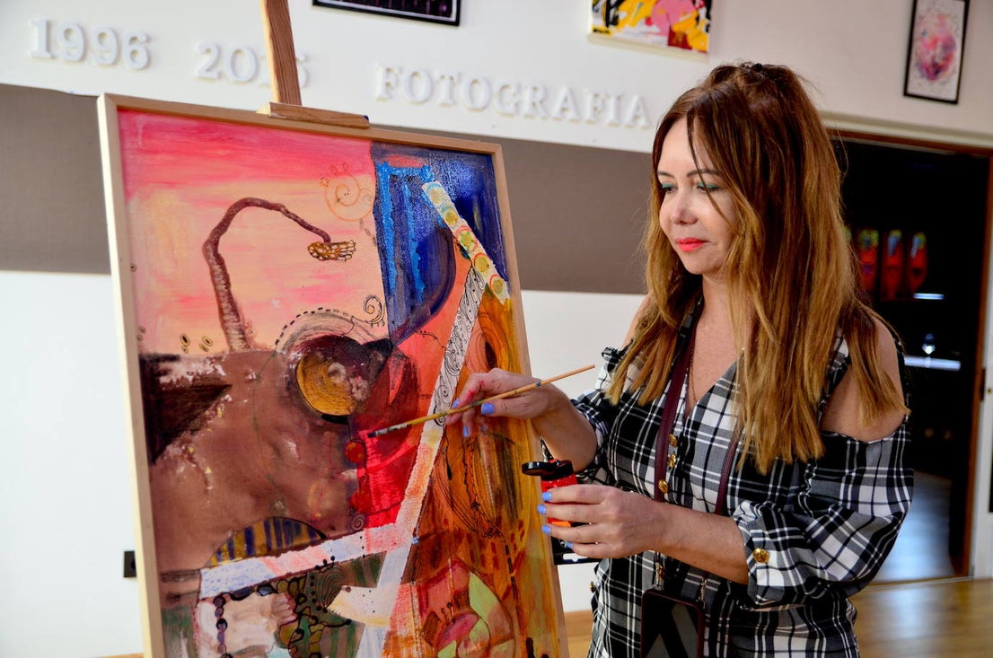 Así ha sido la quinta edición del concurso de pintura rápida abstracta de Huétor Vega