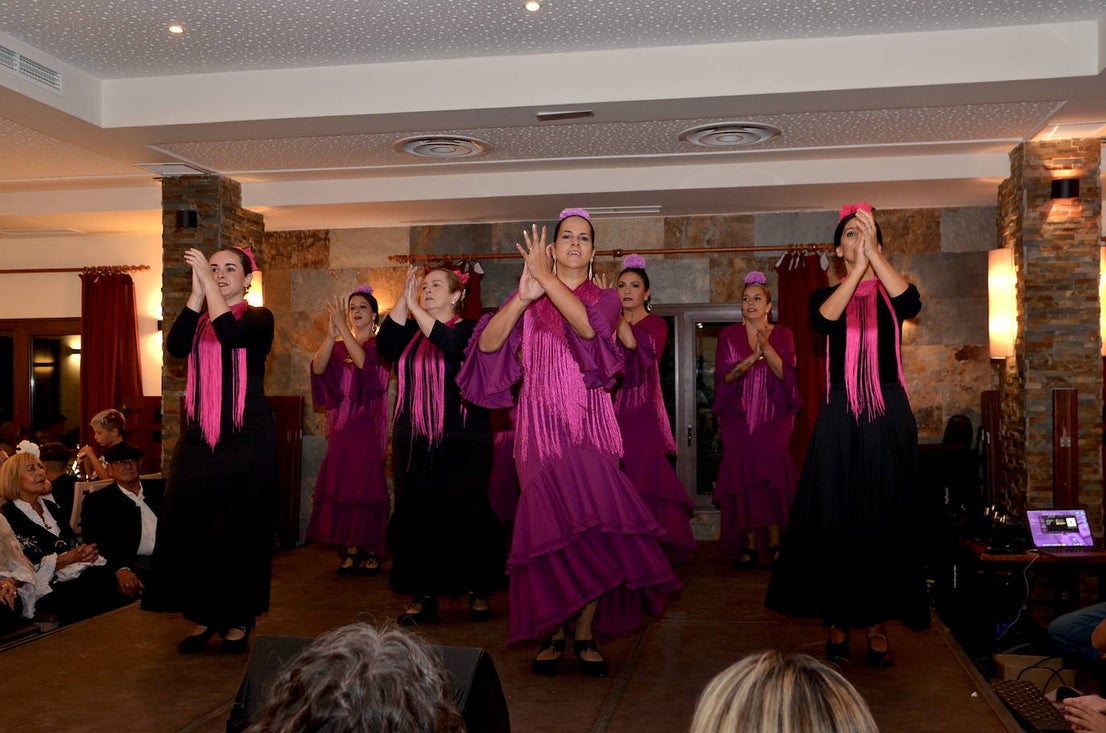 Cena, baile y canción de autor en San Miguel de Huétor Vega
