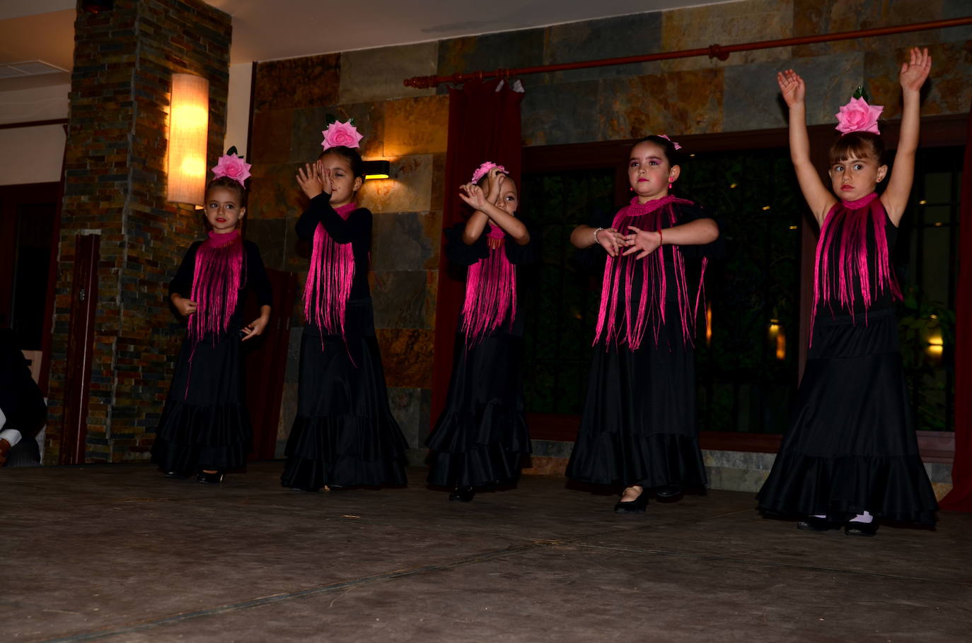 Cena, baile y canción de autor en San Miguel de Huétor Vega