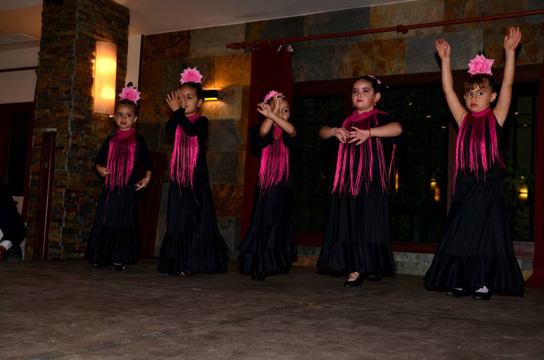 Cena, baile y canción de autor en San Miguel de Huétor Vega