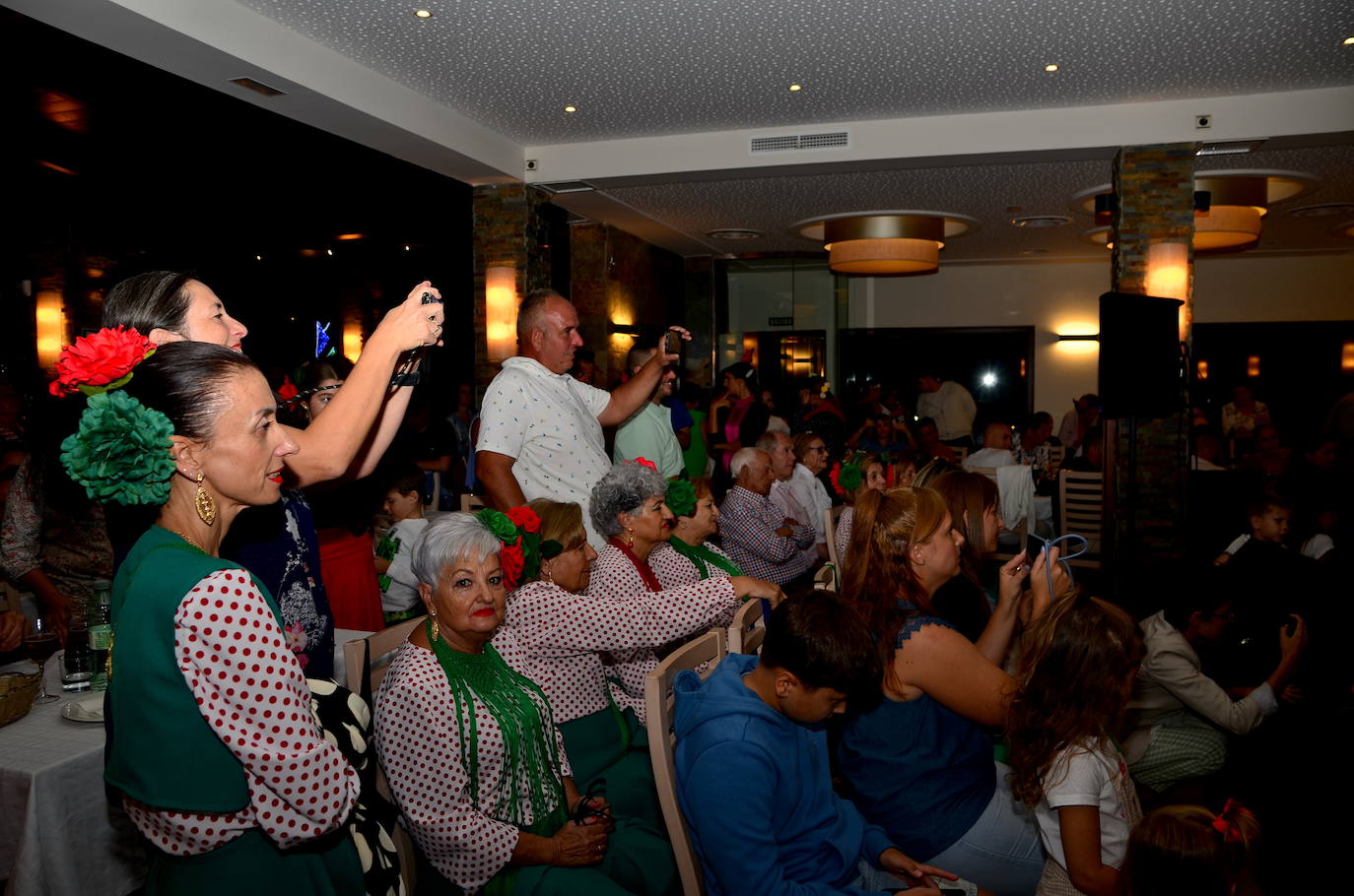 Cena, baile y canción de autor en San Miguel de Huétor Vega