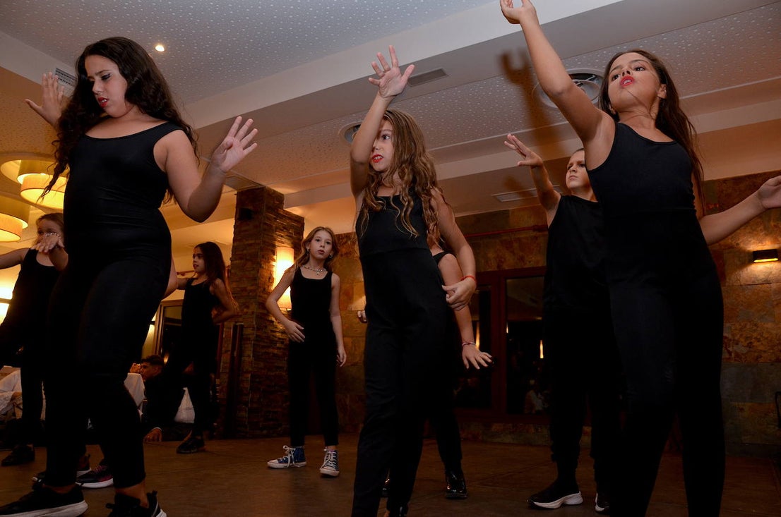 Cena, baile y canción de autor en San Miguel de Huétor Vega
