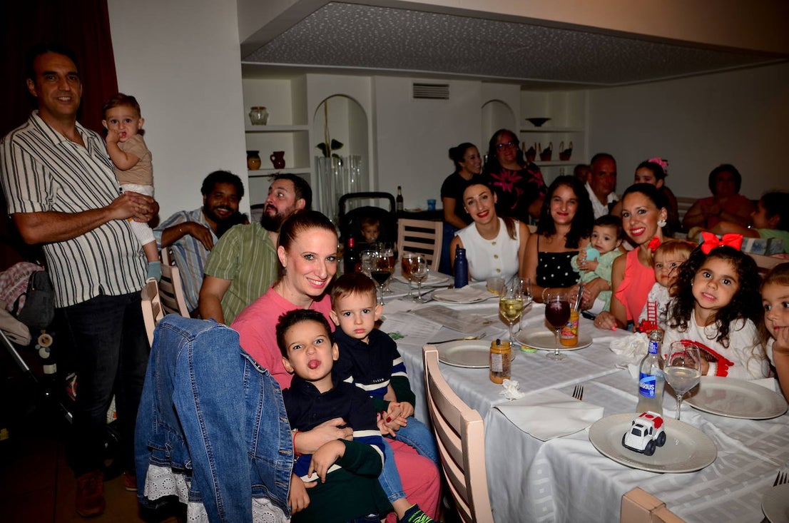 Cena, baile y canción de autor en San Miguel de Huétor Vega