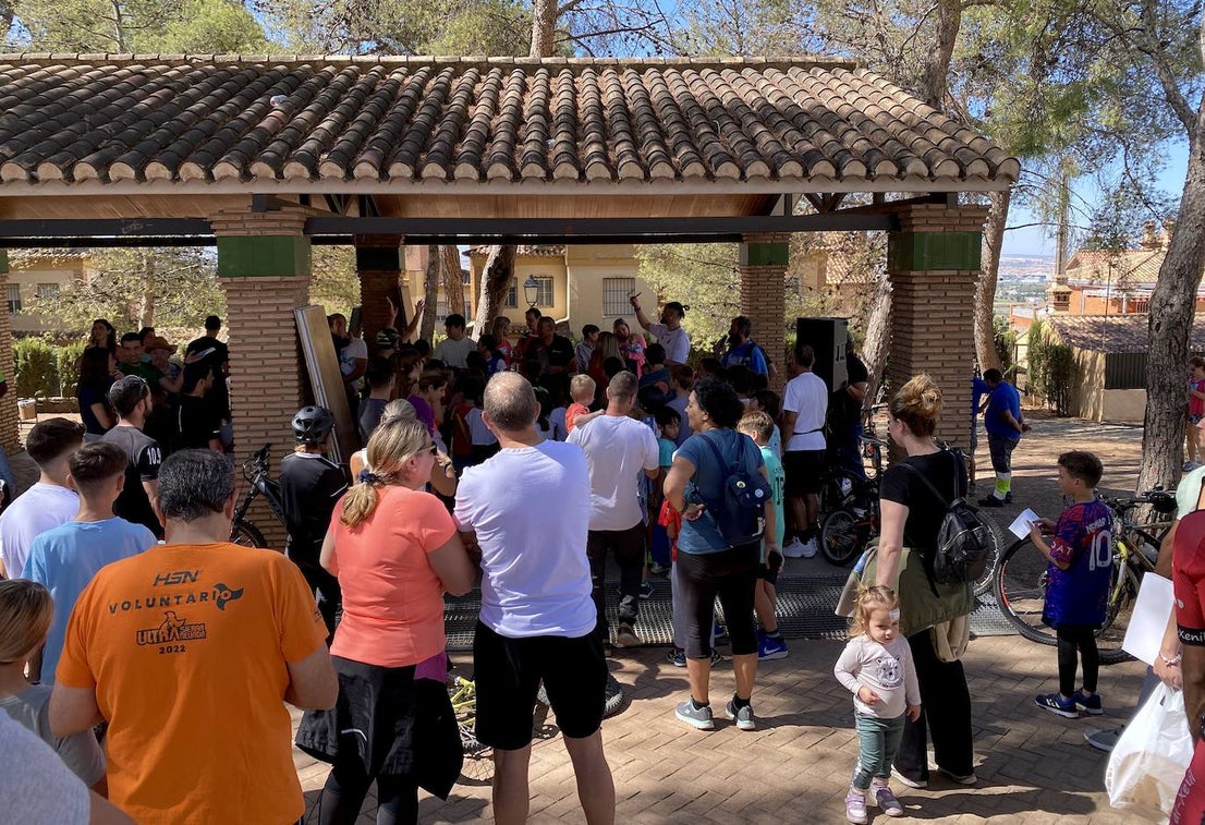 Barbacoa sobre ruedas en el Parque de los Pinos de Huétor Vega