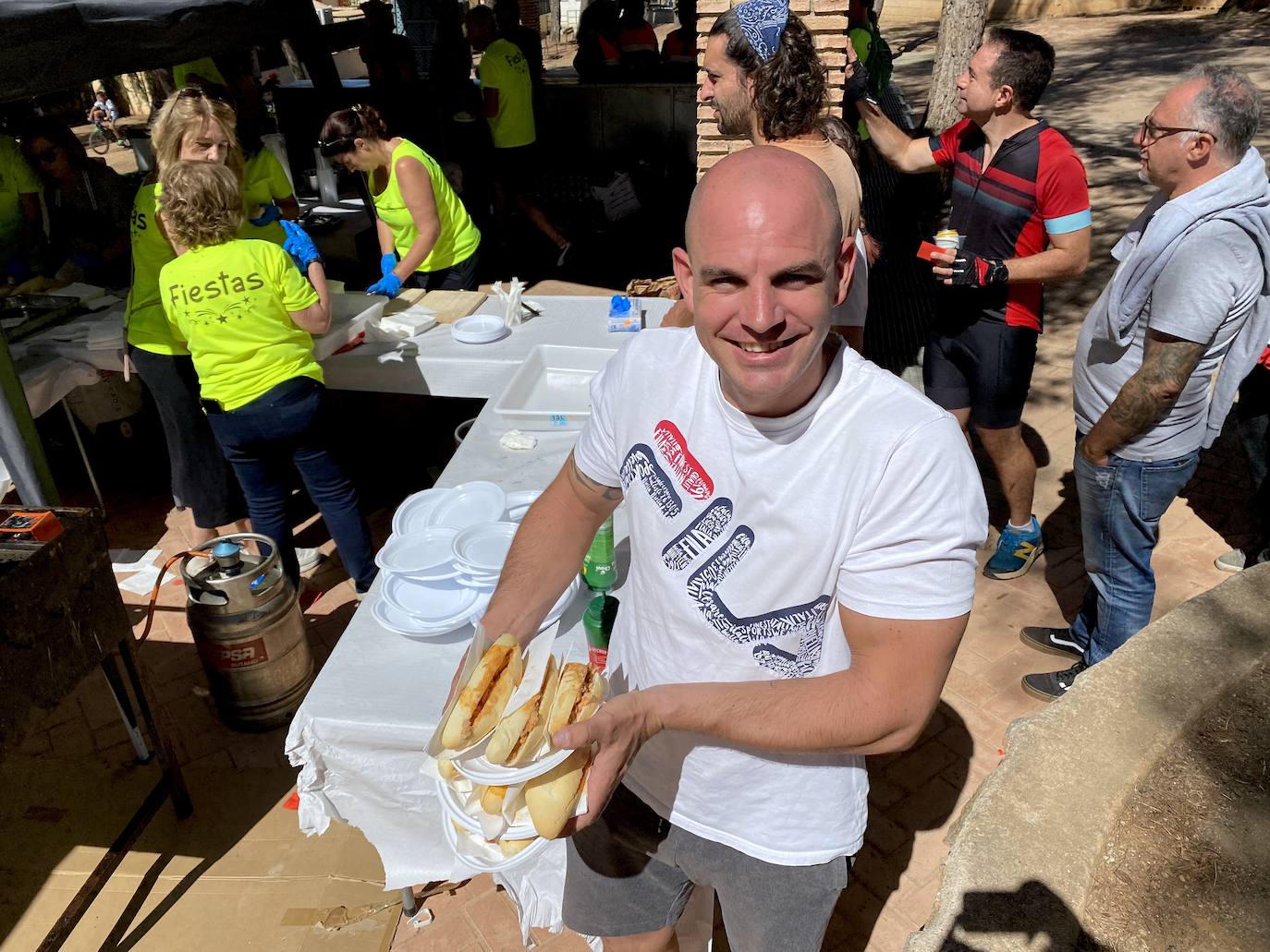 Barbacoa sobre ruedas en el Parque de los Pinos de Huétor Vega