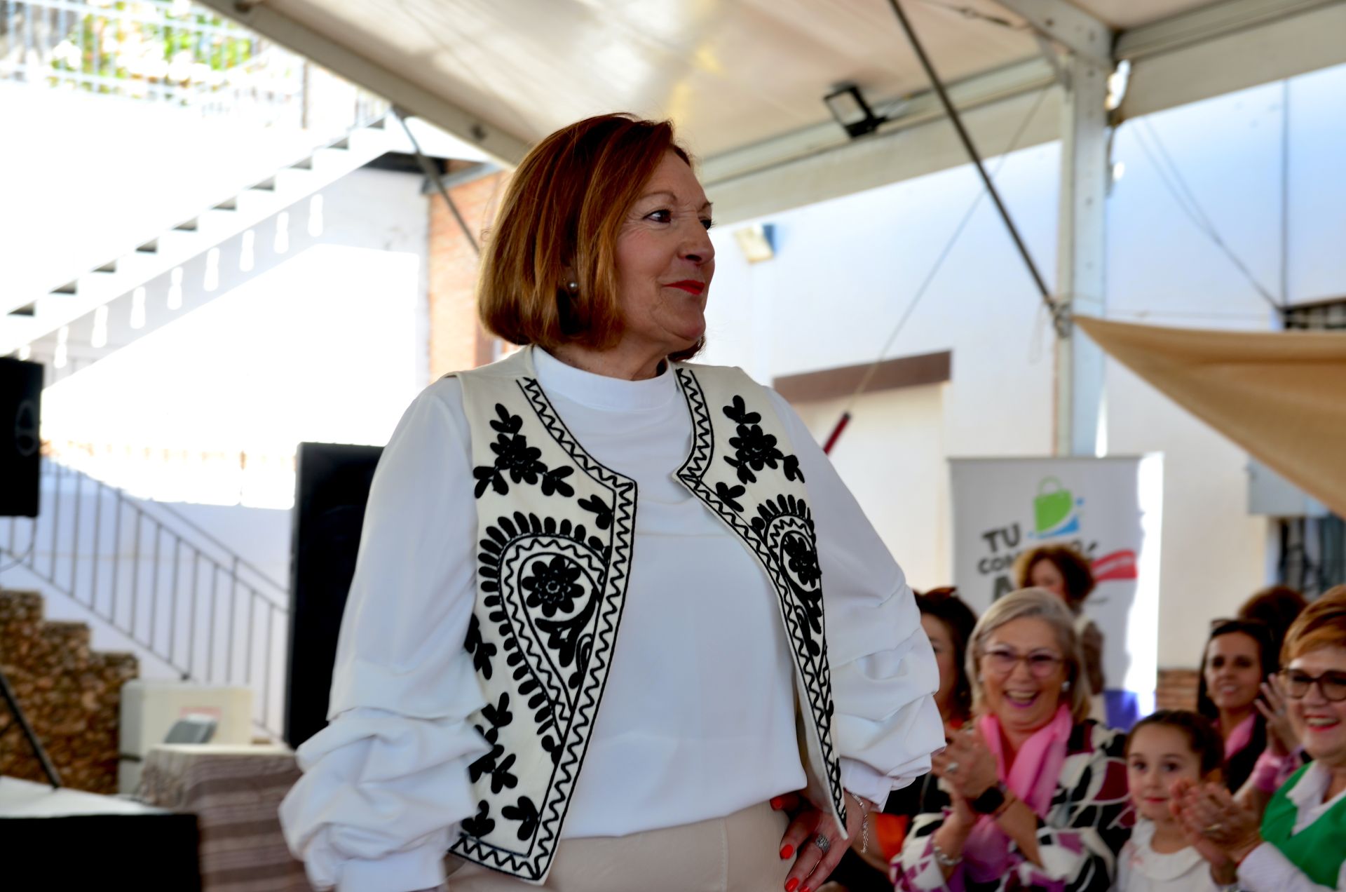 El comercio local de Huétor Vega desfila en su alfombra roja