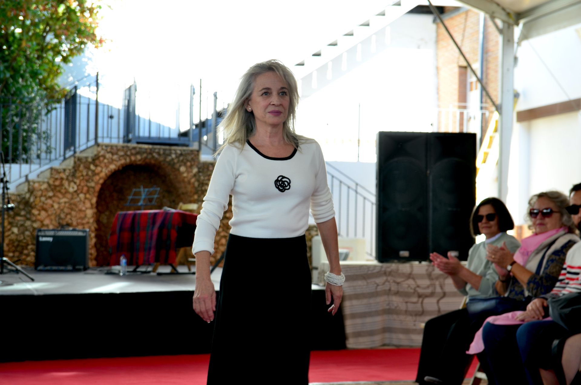 El comercio local de Huétor Vega desfila en su alfombra roja