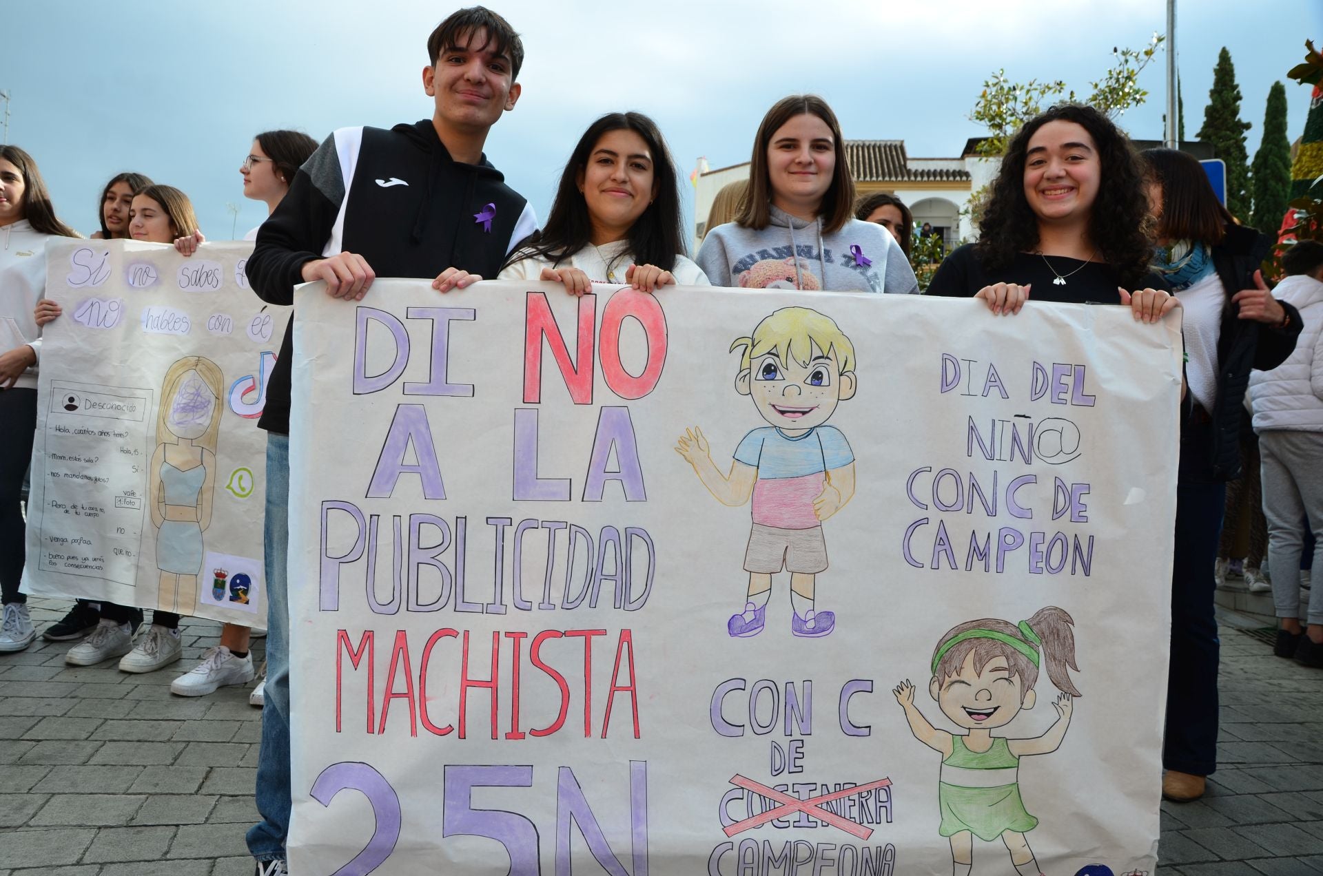 El IES Los Neveros de Huétor Vega clama contra la violencia machista