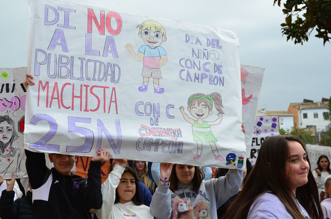 El IES Los Neveros de Huétor Vega clama contra la violencia machista