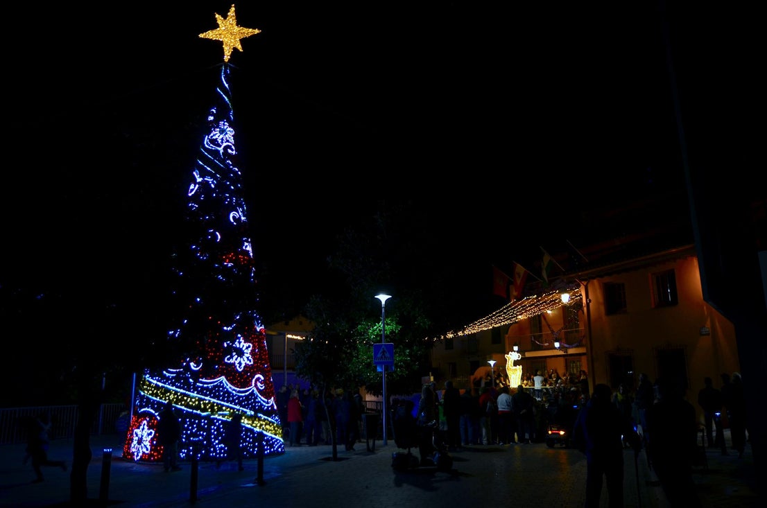 Huétor Vega alumbra ya su Navidad