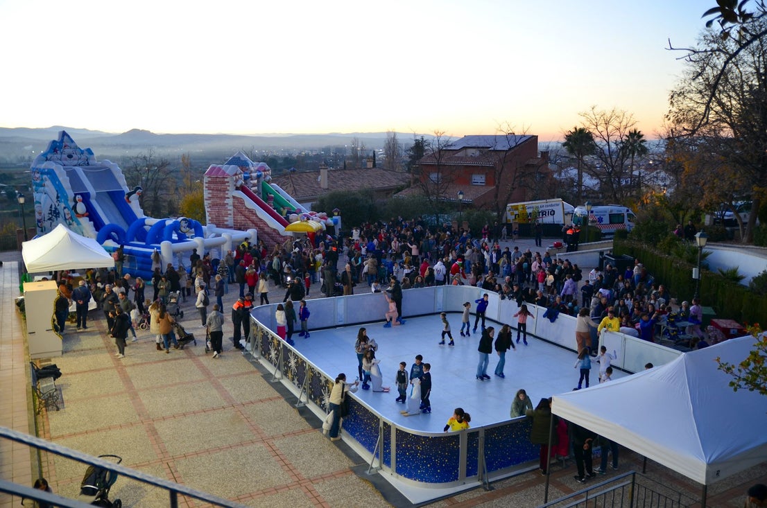 Huétor Vega, una pista de patinaje y la puesta de sol
