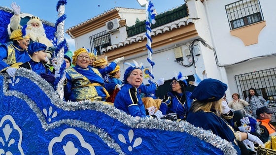 La Cabalga trae el resplandor a Huétor Vega
