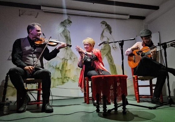 José A. Rodríguez y Pepe Agudo, con Ana Ángeles Casado al cante.