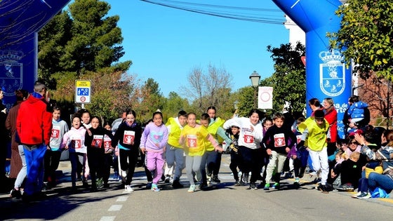 El CEIP Mariana Pineda de Huétor Vega celebra su carrera solidaria de la paz