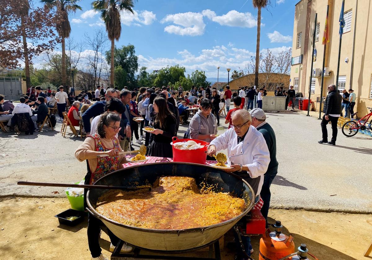 Paella en el IES Los Neveros de Huétor Vega.