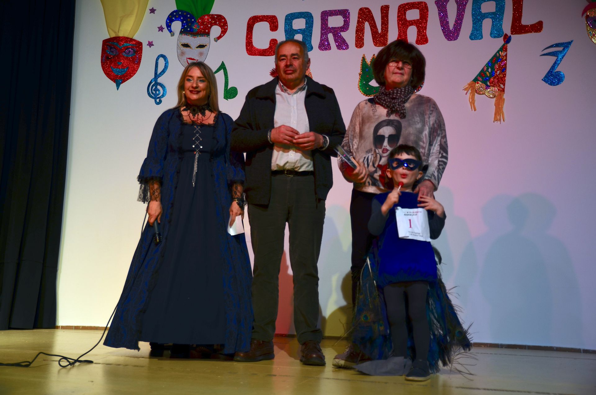 Tarde de disfraces y chirigota en Huétor Vega