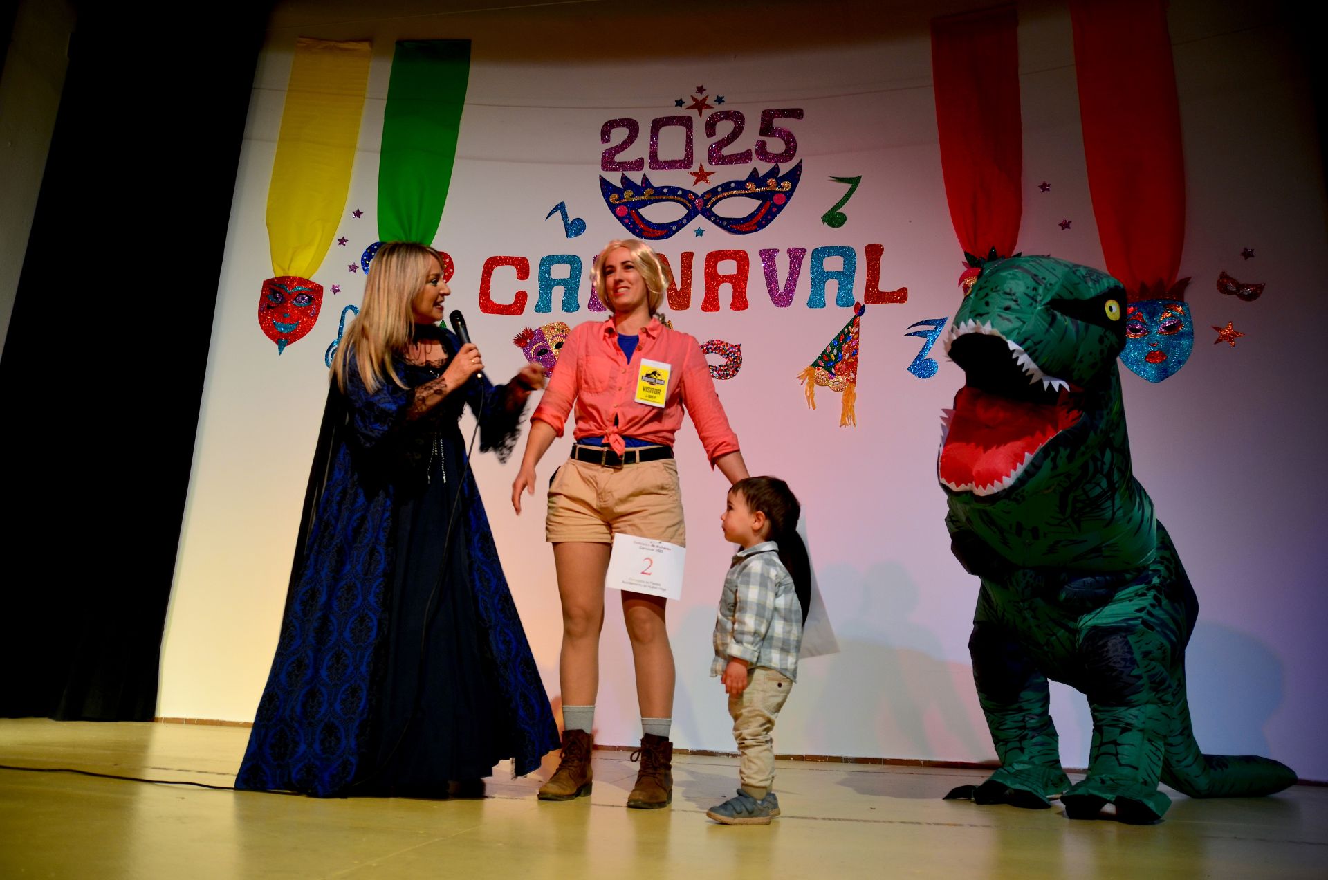 Tarde de disfraces y chirigota en Huétor Vega