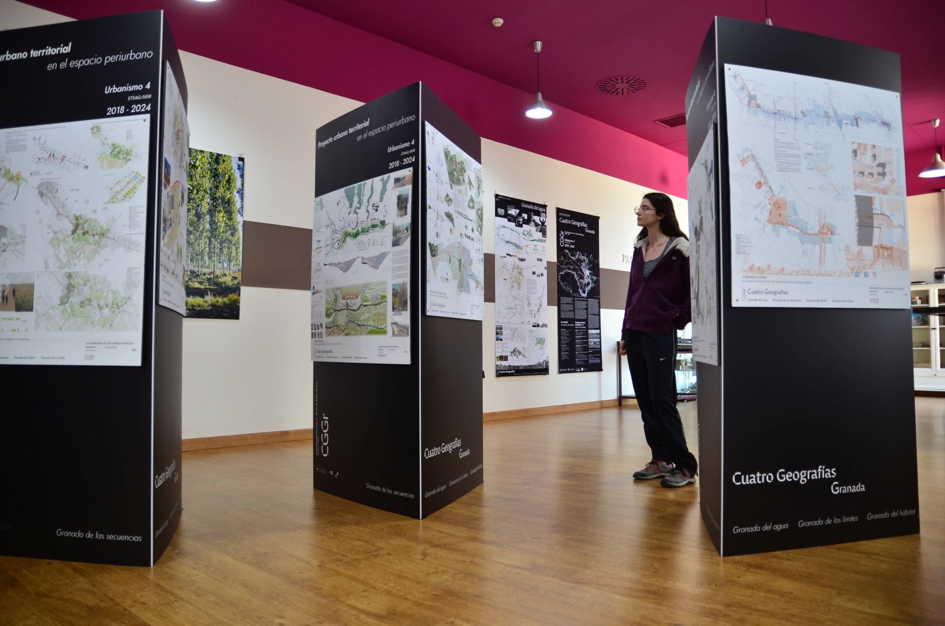 La muestra, en el Museo del Vino de Huétor Vega, situado en Huerta Cercada.