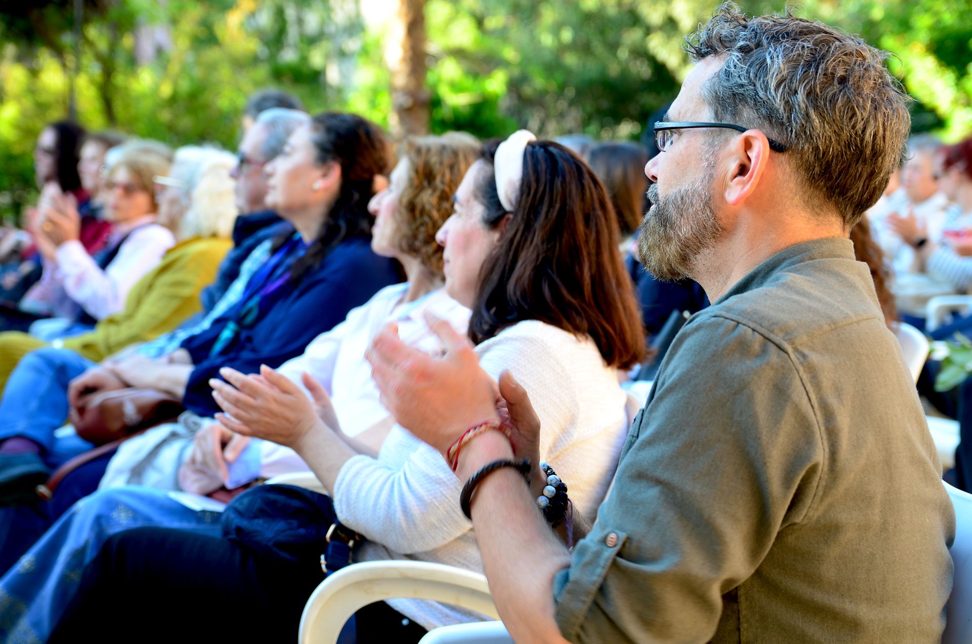 Huétor Vega lee 'El Quijote' en el Carmen de San Rafael