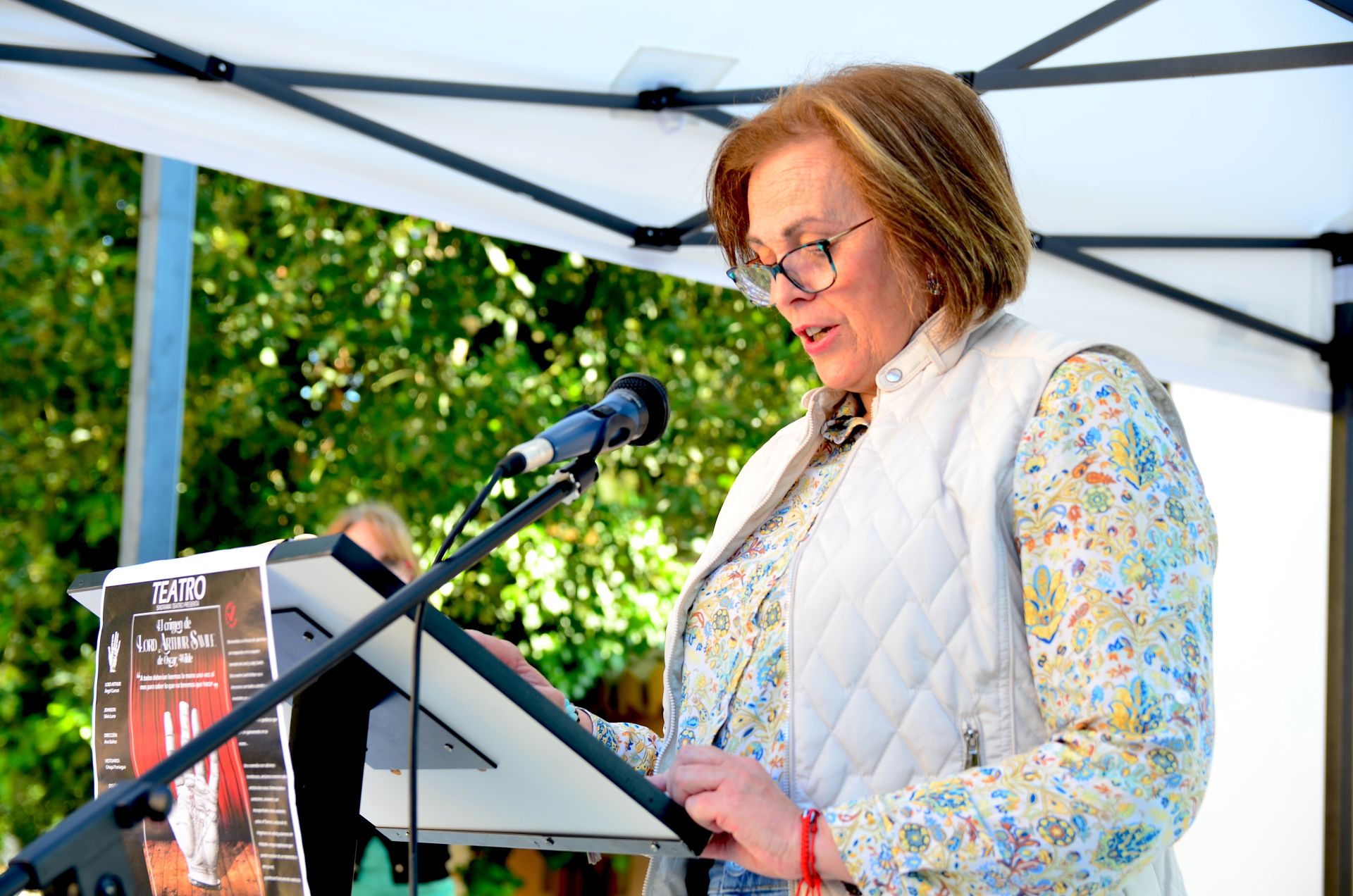 Huétor Vega lee 'El Quijote' en el Carmen de San Rafael