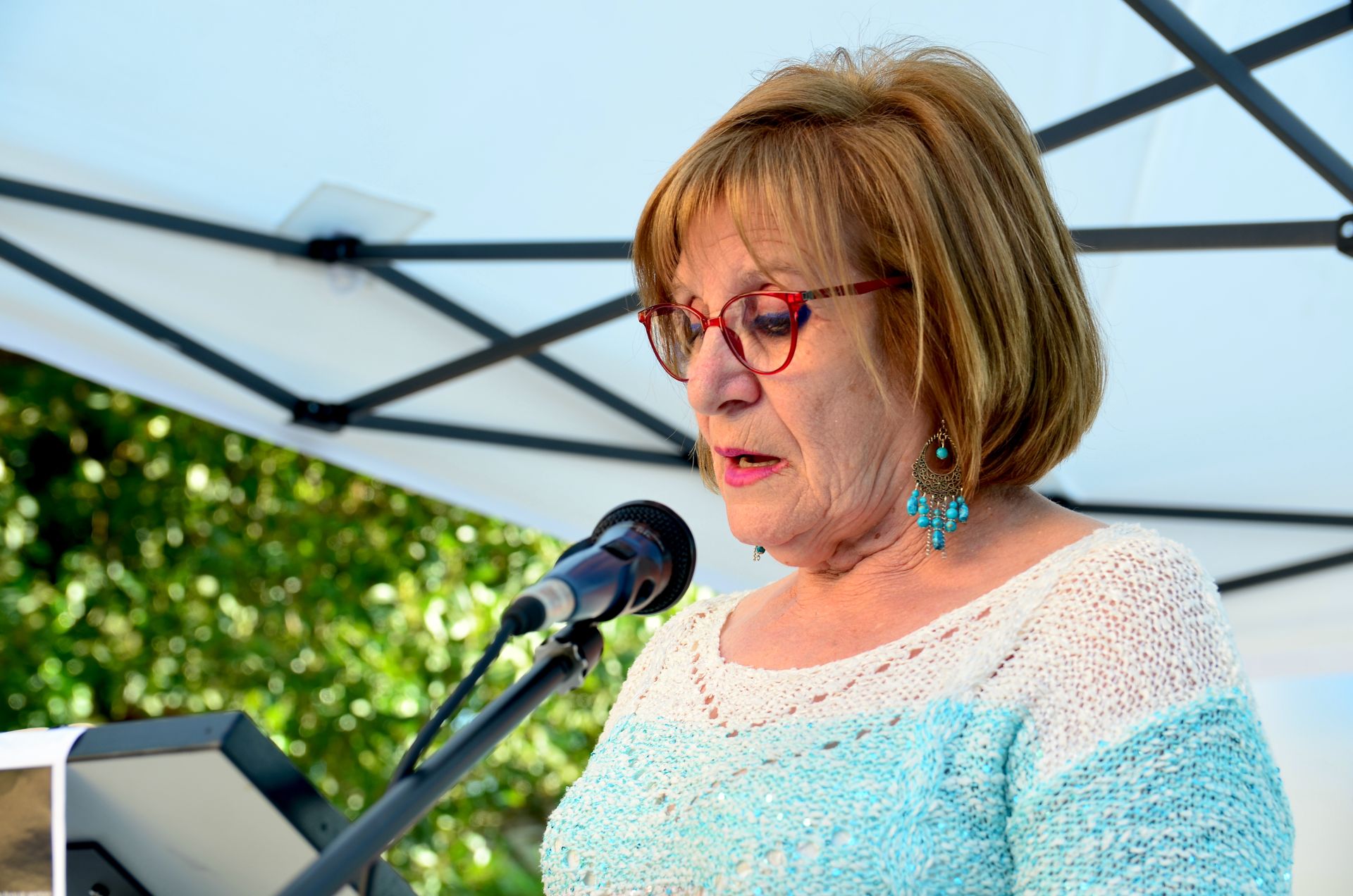 Huétor Vega lee 'El Quijote' en el Carmen de San Rafael