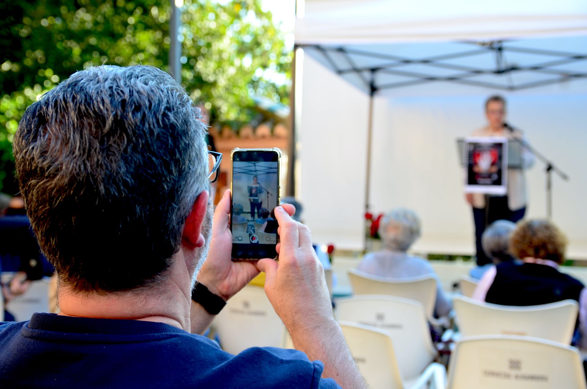 Huétor Vega lee 'El Quijote' en el Carmen de San Rafael