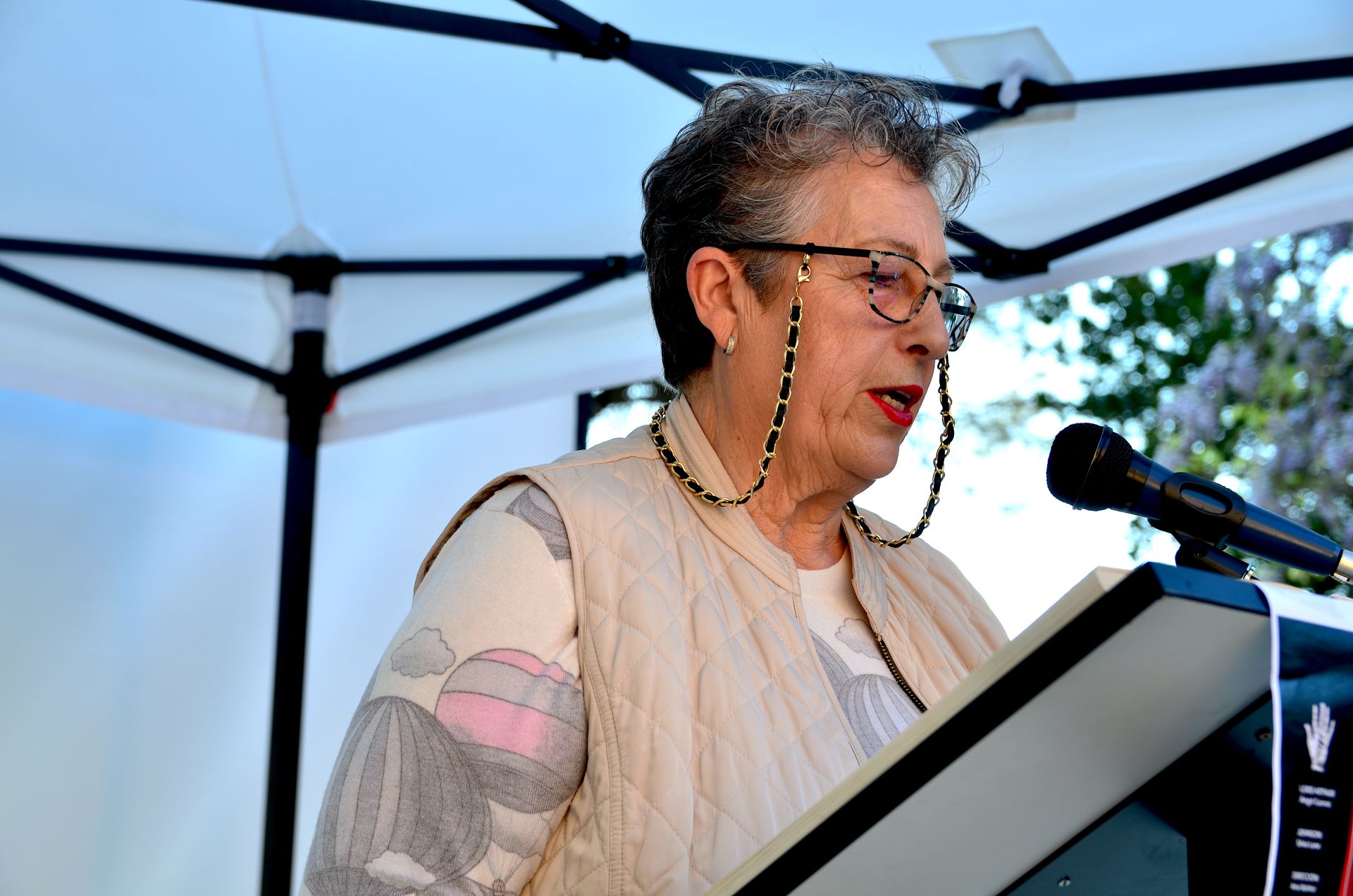 Huétor Vega lee 'El Quijote' en el Carmen de San Rafael