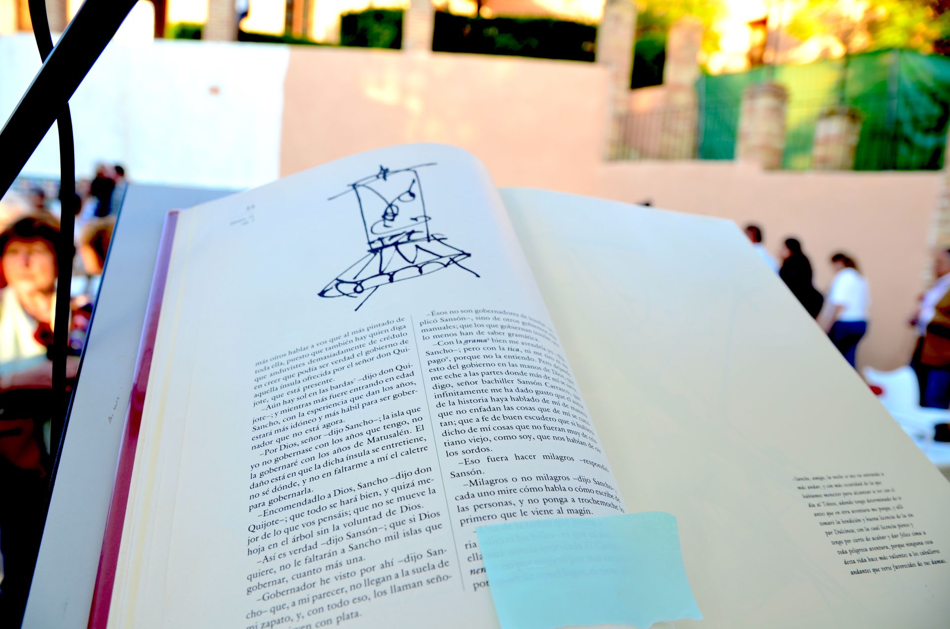 Huétor Vega lee 'El Quijote' en el Carmen de San Rafael