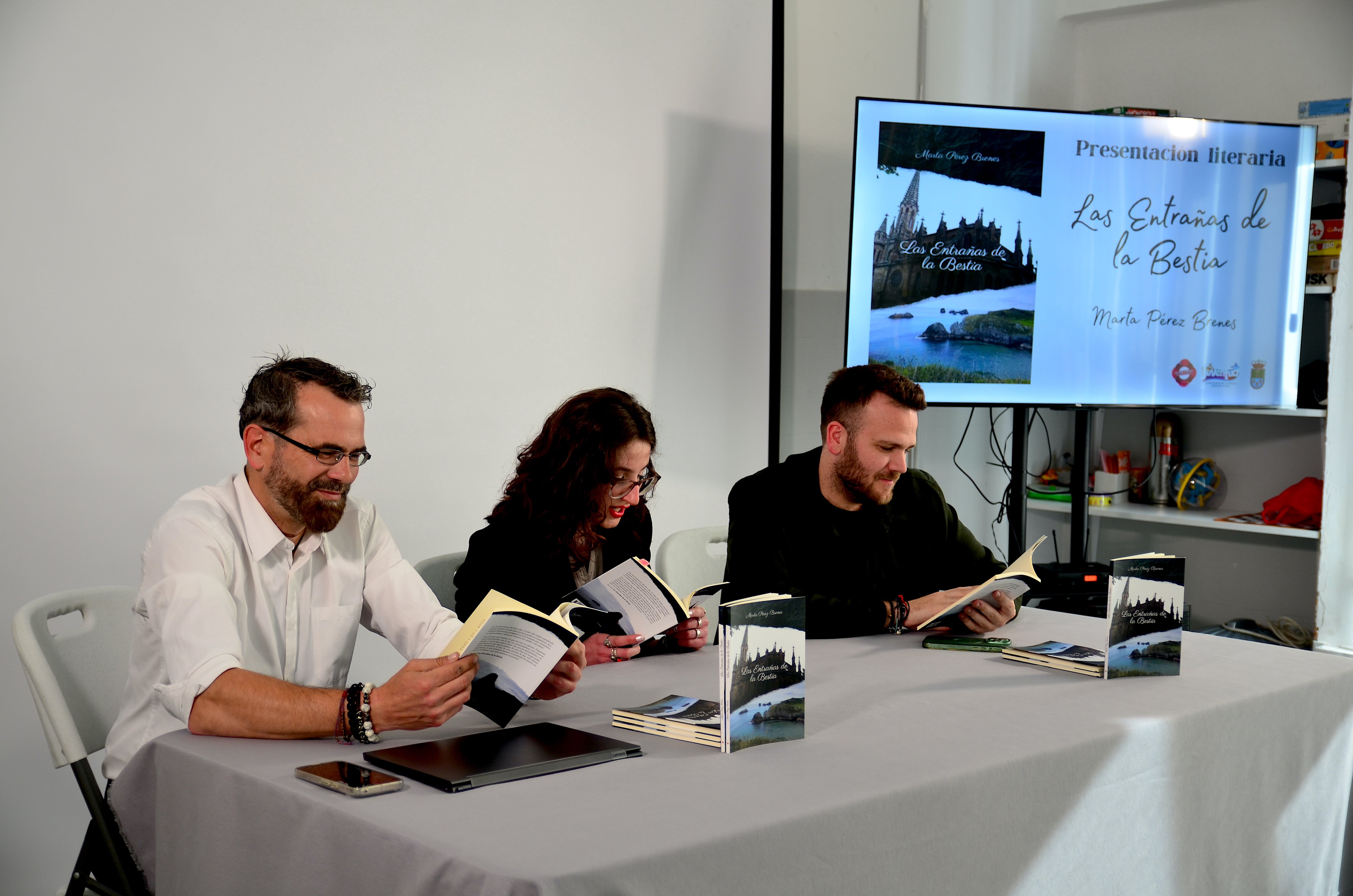 Encuentro literario en el Espacio Joven de Huétor Vega.