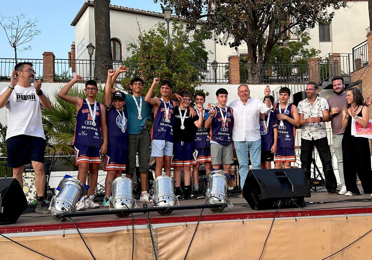 Los Blue Falcons de Huétor Vega, subcampeones en los Juegos Deportivos Provinciales