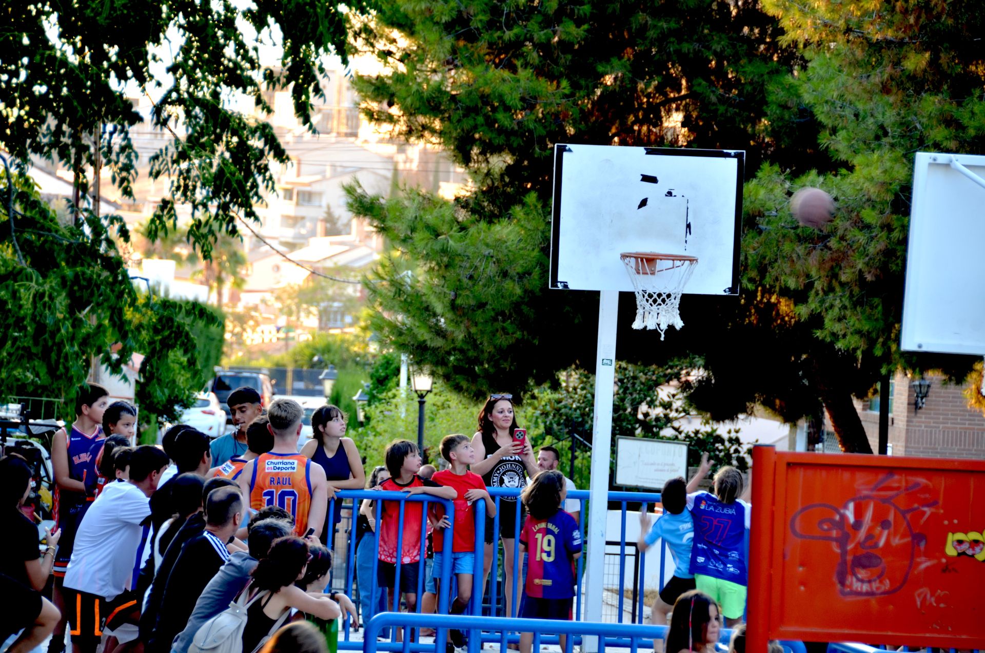 Huétor Vega, el pueblo que 'activa' sus plazas en verano