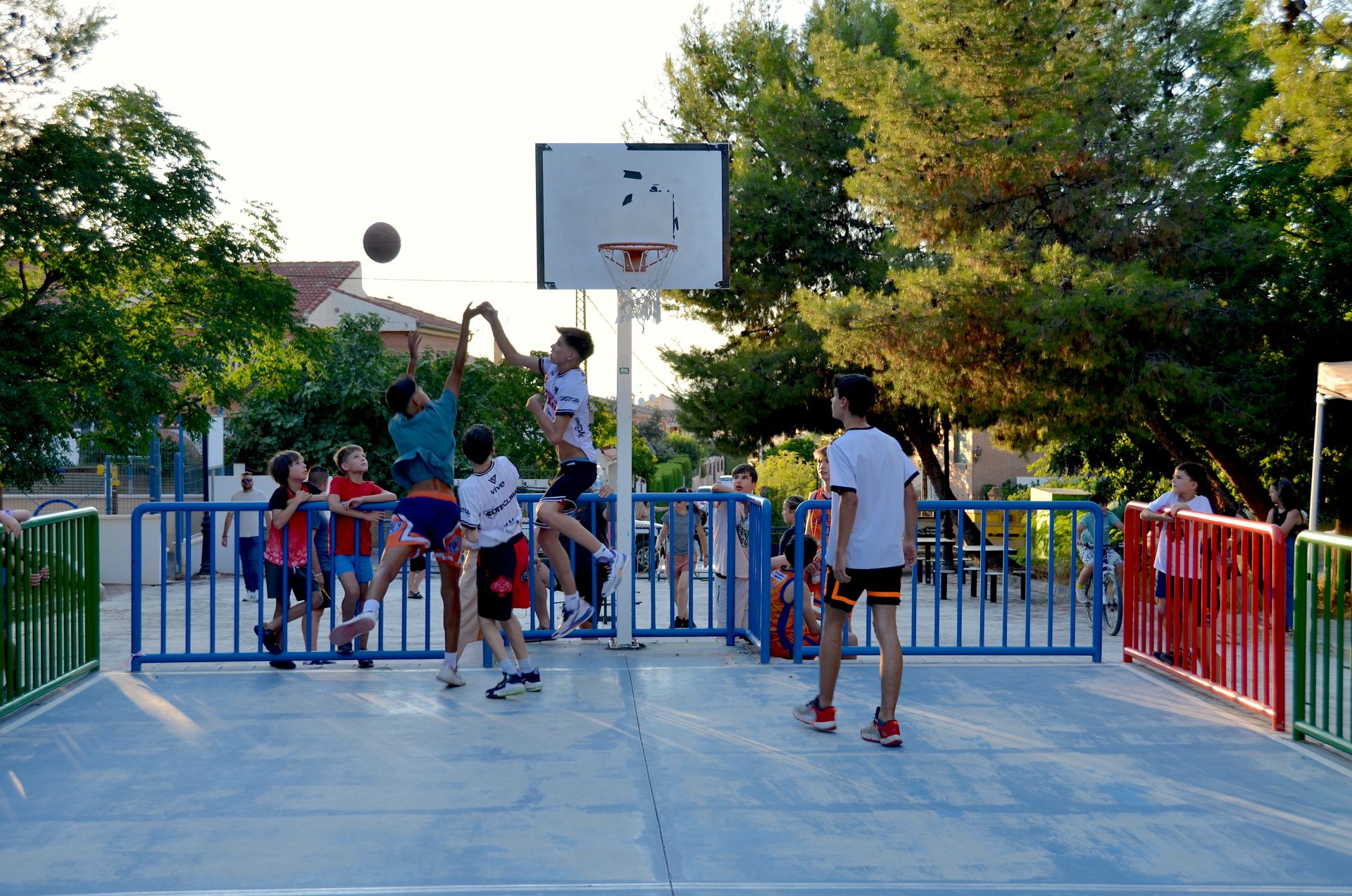 Huétor Vega, el pueblo que 'activa' sus plazas en verano