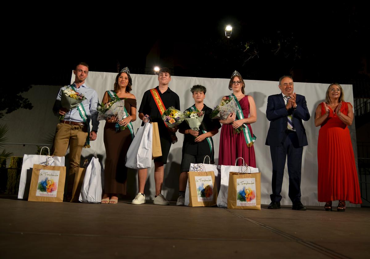 El alcalde y la concejala de Fiestas coronan a Miss y Míster San Roque 2025.
