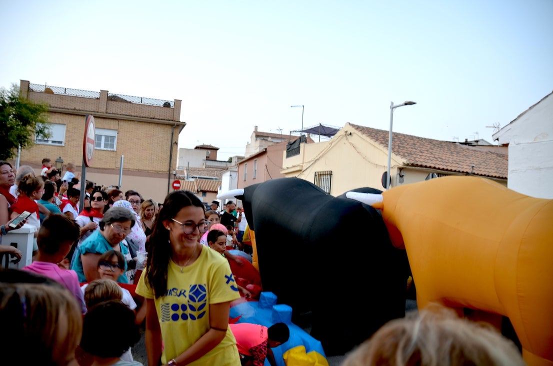 Encuéntrate en el 'encierro de toros' familiar de Huétor Vega