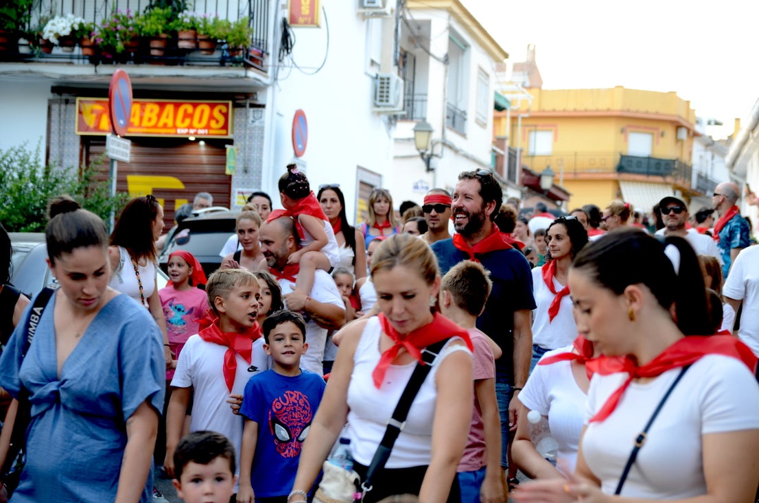 Encuéntrate en el 'encierro de toros' familiar de Huétor Vega