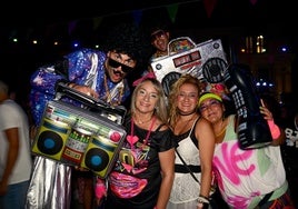 Fiesta 'ochentera' en Huétor Vega